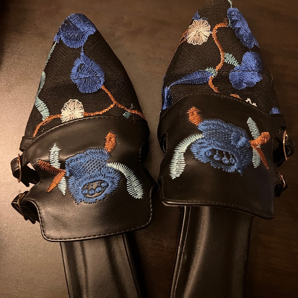 Floral slip ons (8 1/2)